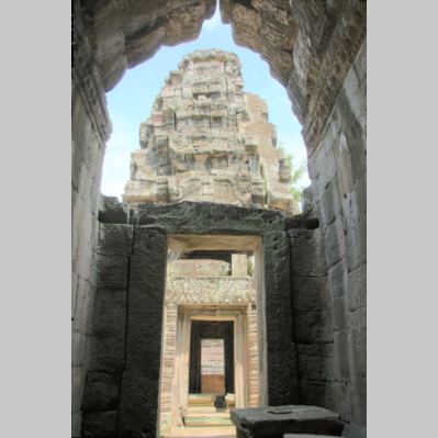 AngkorDoorway22