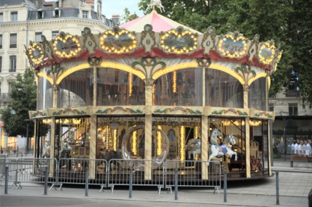 LyonCarousel